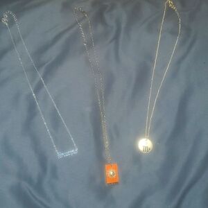 Set of 3 necklaces